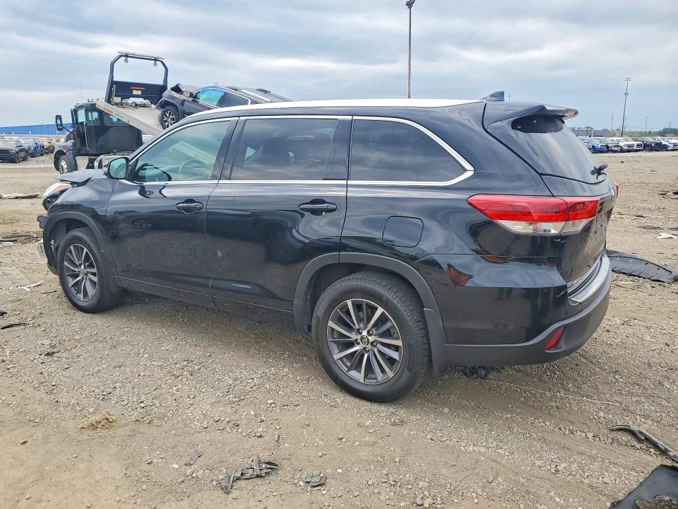 56349756 :رقم المزاد ، 5TDJZRFH1HS460322 vin ، 2017 Toyota Highlander مزاد بيع