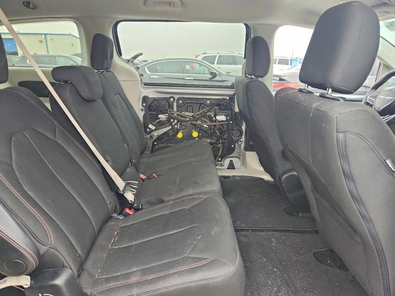 56954076 :رقم المزاد ، 2C4RC1FG9JR279836 vin ، 2018 Chrysler Pacifica مزاد بيع