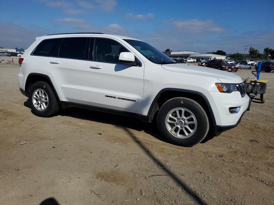 56176736 :رقم المزاد ، 1C4RJEAG5JC354240 vin ، 2018 Jeep Grand Cherokee مزاد بيع