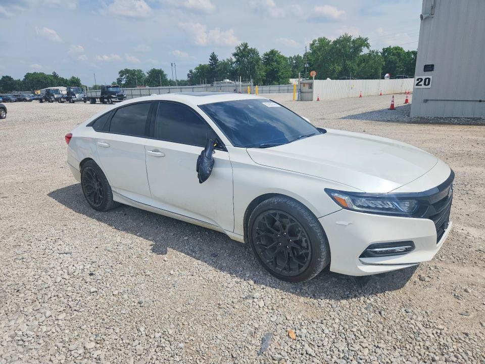 55938746 :رقم المزاد ، 1HGCV3F56JA015554 vin ، 2018 Honda Accord مزاد بيع