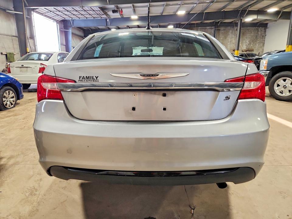 Продаж на аукціоні авто 2013 Chrysler 200, vin: 1C3CCBBB4DN579778, номер лоту: 56287496