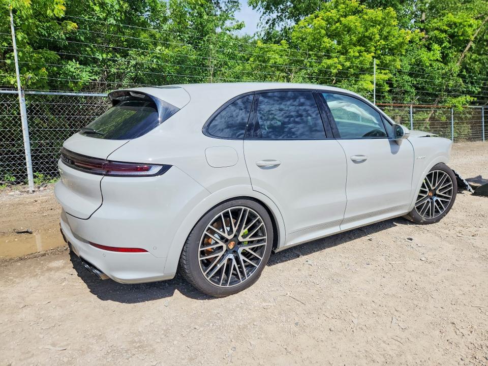 Продажа на аукционе авто 2026 Porsche Cayenne, vin: WP1AN2AY4TDA20172, номер лота: 57742276