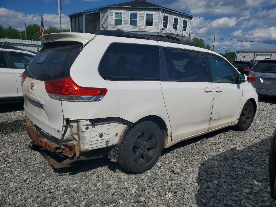 2012 Toyota Sienna მანქანა იყიდება აუქციონზე, vin: 5TDKK3DC8CS244425, აუქციონის ნომერი: 57172556