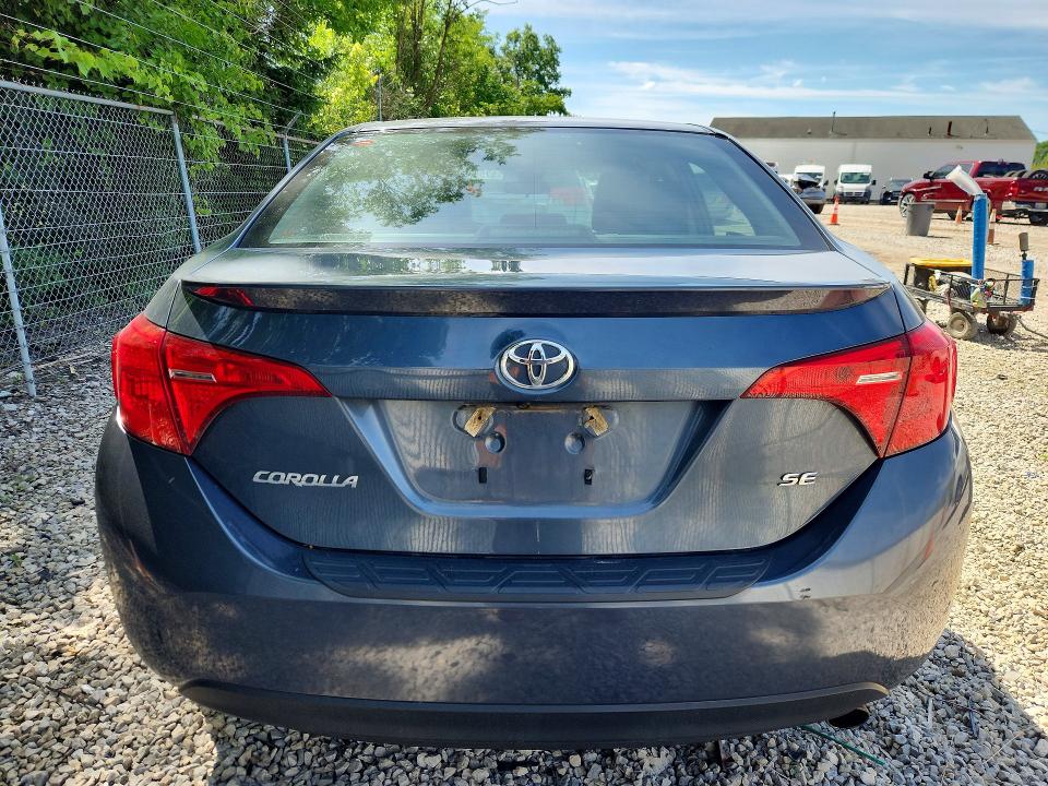 57550696 :رقم المزاد ، 2T1BURHE9JC067897 vin ، 2018 Toyota Corolla مزاد بيع