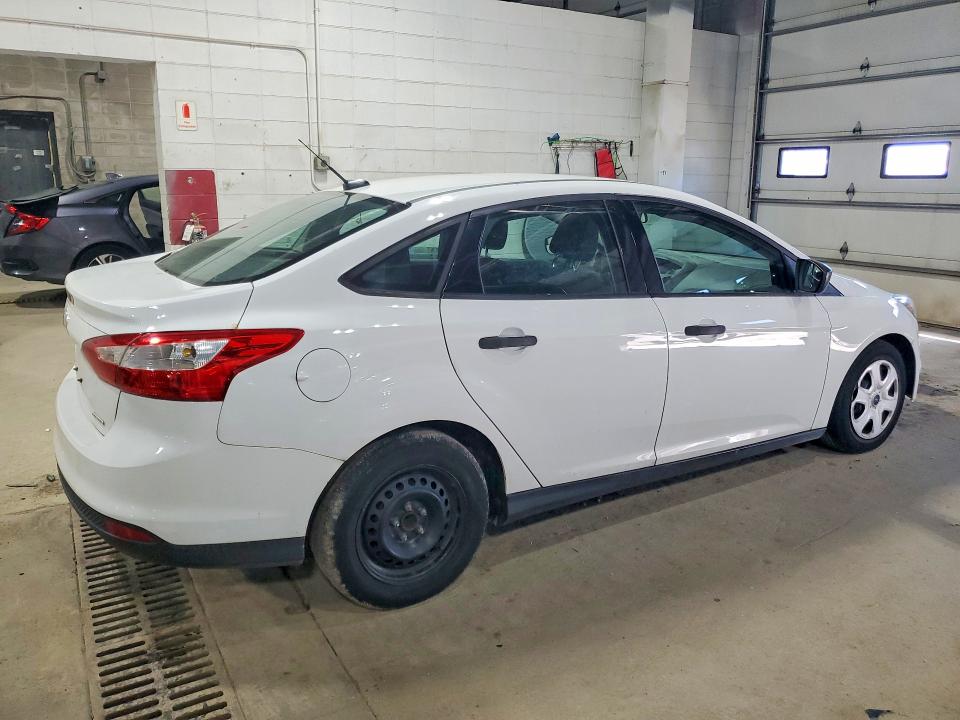 2014 Ford Focus მანქანა იყიდება აუქციონზე, vin: 1FADP3E28EL381164, აუქციონის ნომერი: 57417196
