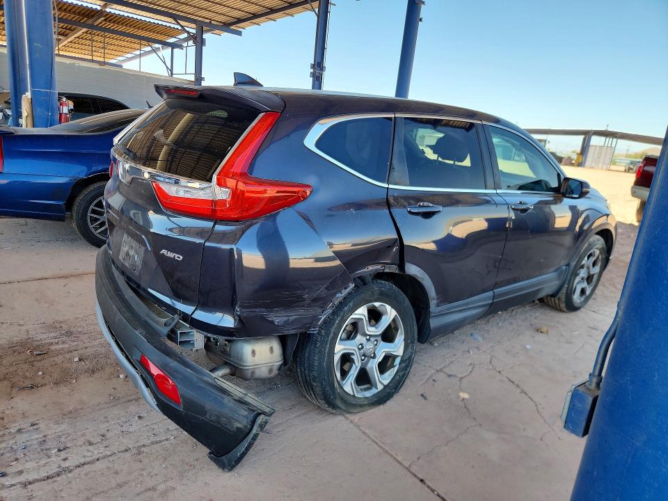 Продаж на аукціоні авто 2018 Honda Cr-v, vin: 7FARW2H82JE028482, номер лоту: 55995966