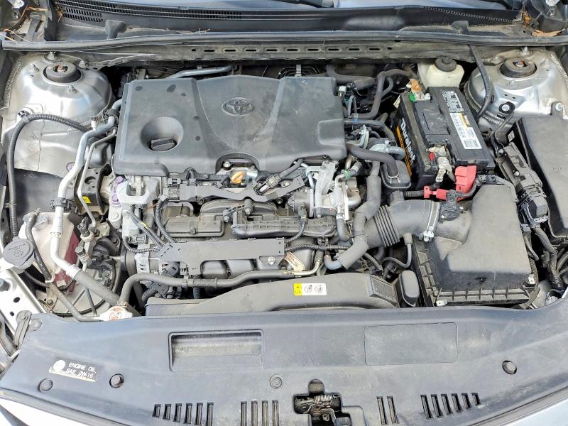 55538036 :رقم المزاد ، 4T1B11HK8JU008970 vin ، 2018 Toyota Camry مزاد بيع