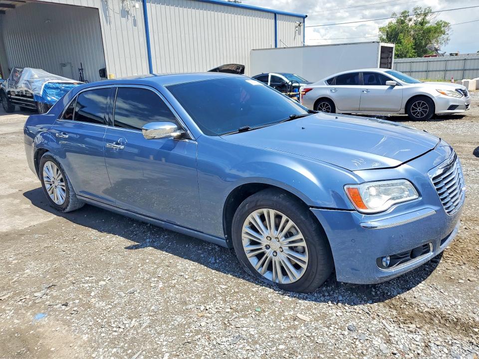 56607936 :رقم المزاد ، 2C3CK6CT6BH557790 vin ، 2011 Chrysler 300c مزاد بيع
