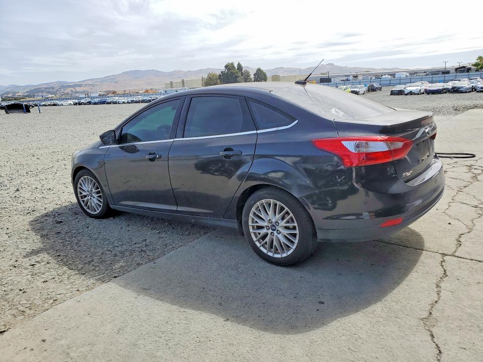 56500706 :رقم المزاد ، 1FAHP3H22CL131283 vin ، 2012 Ford Focus مزاد بيع