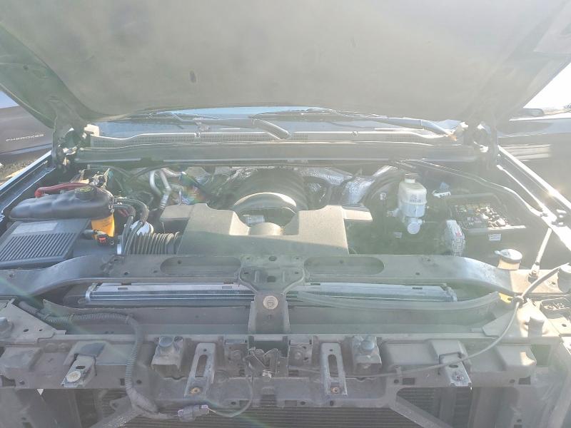 Продажа на аукционе авто 2015 Chevrolet Suburban, vin: 1GNSKJKC5FR266061, номер лота: 58111366