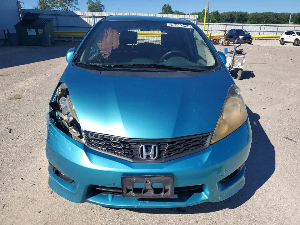 57313366 :رقم المزاد ، JHMGE8H50DC023523 vin ، 2013 Honda Fit مزاد بيع