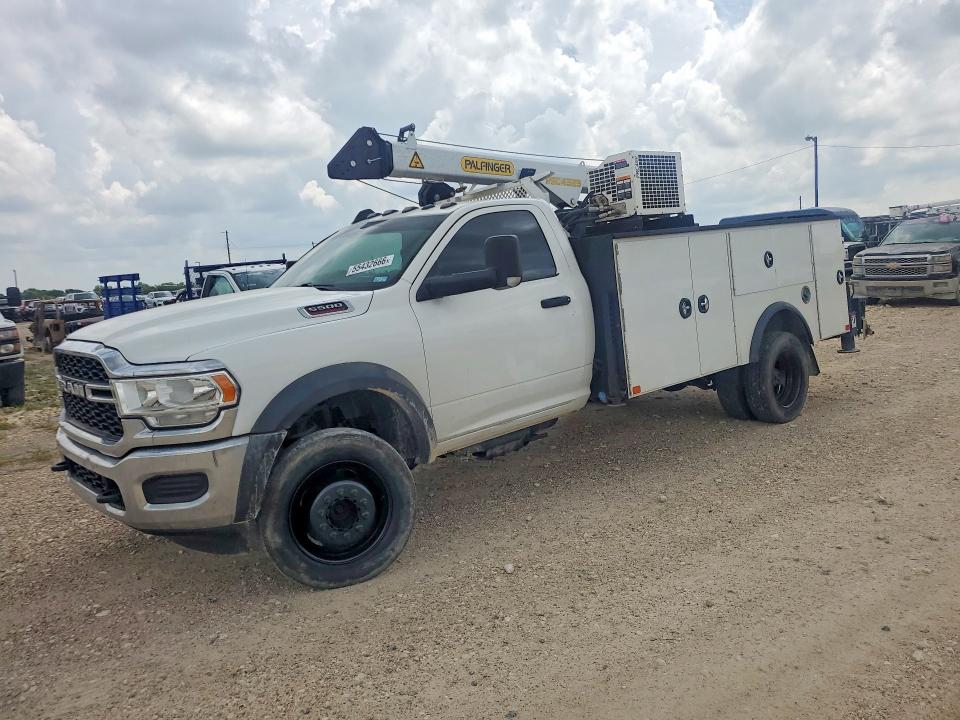 55432666 :رقم المزاد ، 3C7WRNBL1KG535523 vin ، 2019 Ram 5500 مزاد بيع