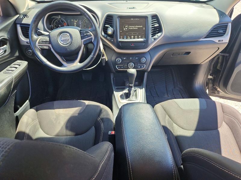 55531736 :رقم المزاد ، 1C4PJLCB2HW523393 vin ، 2017 Jeep Cherokee مزاد بيع