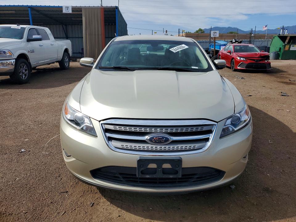 56440606 :رقم المزاد ، 1FAHP2HW0AG137232 vin ، 2010 Ford Taurus مزاد بيع
