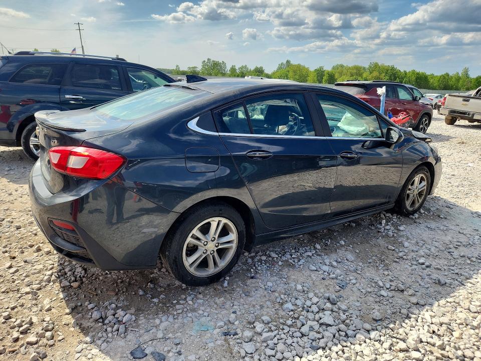 55510936 :رقم المزاد ، 1G1BE5SMXJ7202627 vin ، 2018 Chevrolet Cruze مزاد بيع