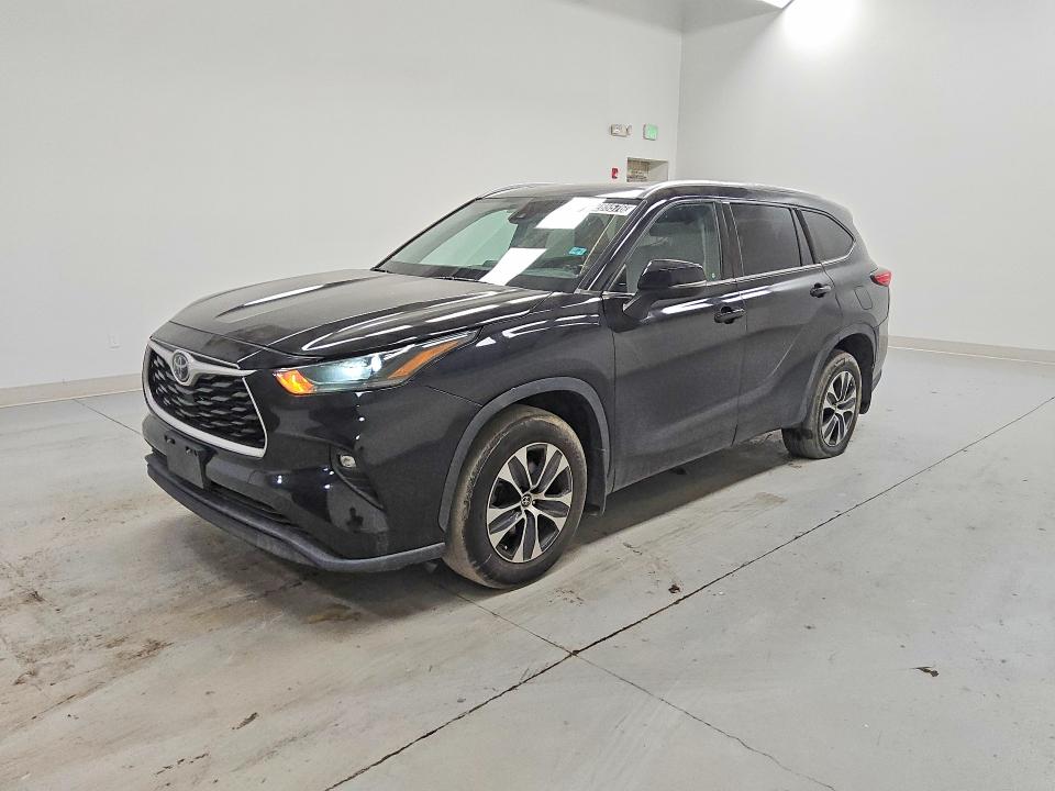 Продаж на аукціоні авто 2021 Toyota Highlander, vin: 5TDGZRBHXMS525260, номер лоту: 54285576