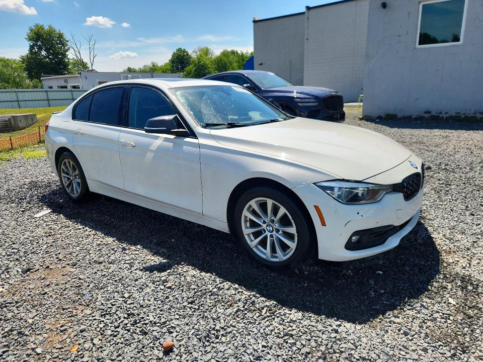 58709036 :رقم المزاد ، WBA8E5G58JNV01710 vin ، 2018 Bmw 320 مزاد بيع