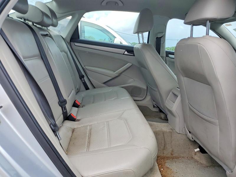 58404236 :رقم المزاد ، 1VWAT7A34FC118182 vin ، 2015 Volkswagen Passat مزاد بيع