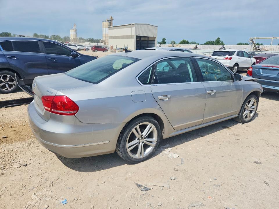 2013 Volkswagen Passat მანქანა იყიდება აუქციონზე, vin: 1VWCN7A30DC079512, აუქციონის ნომერი: 58447346