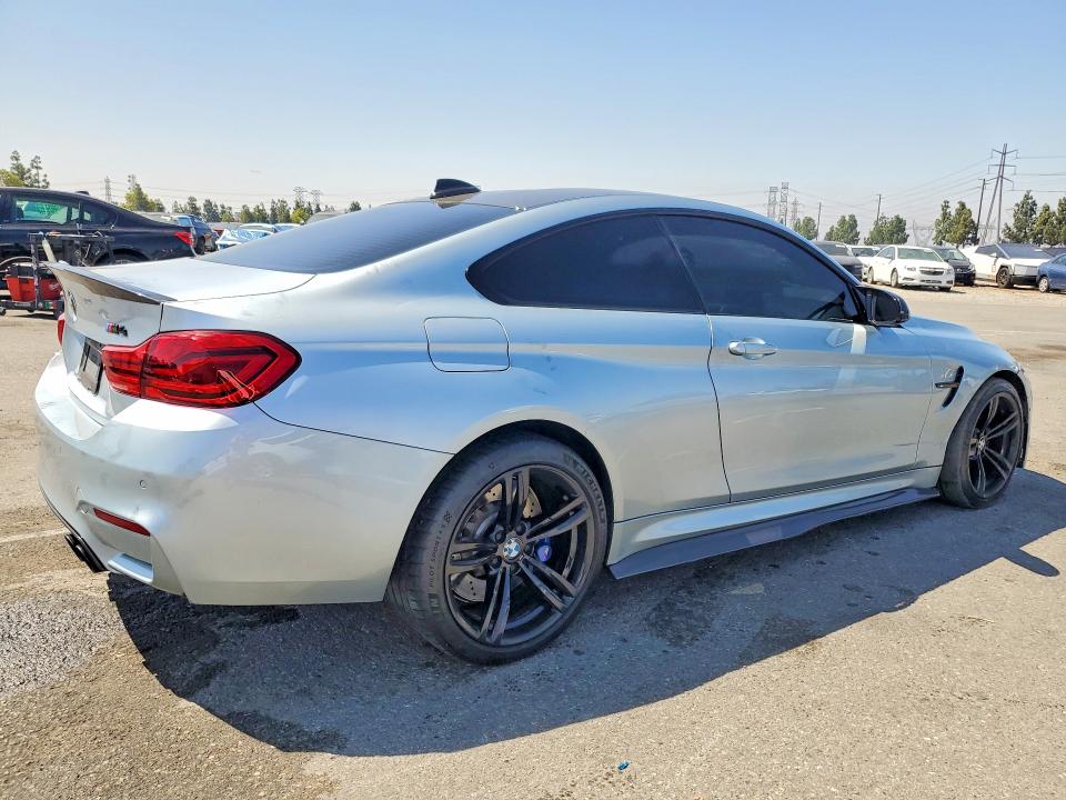 56294256 :رقم المزاد ، WBS4Y9C57JAC86314 vin ، 2018 Bmw M4 مزاد بيع