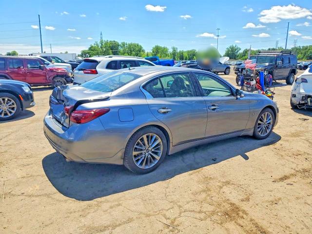 57372086 :رقم المزاد ، JN1EV7AR8JM442518 vin ، 2018 Infiniti Q50 مزاد بيع