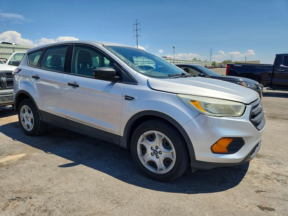 57071846 :رقم المزاد ، 1FMCU0F77HUC60188 vin ، 2017 Ford Escape مزاد بيع