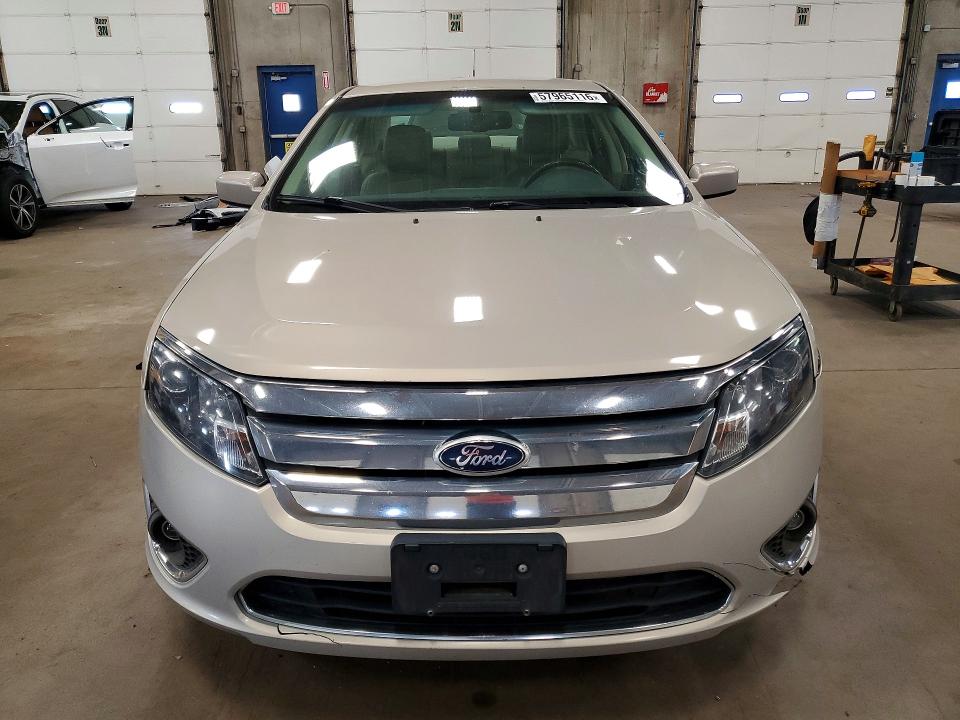 57965116 :رقم المزاد ، 3FAHP0JA6AR401811 vin ، 2010 Ford Fusion مزاد بيع