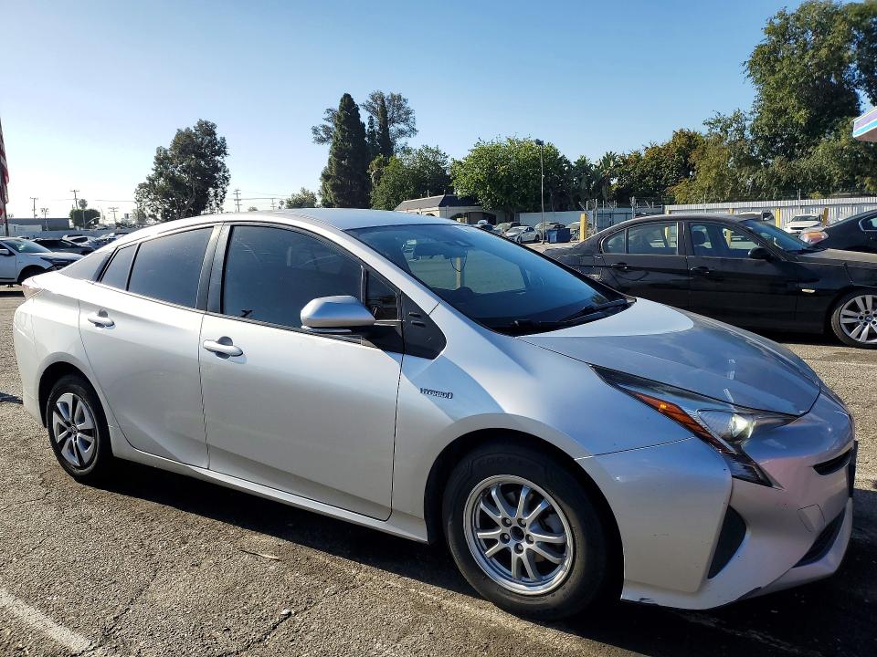 55896796 :رقم المزاد ، JTDKBRFUXH3037990 vin ، 2017 Toyota Prius مزاد بيع