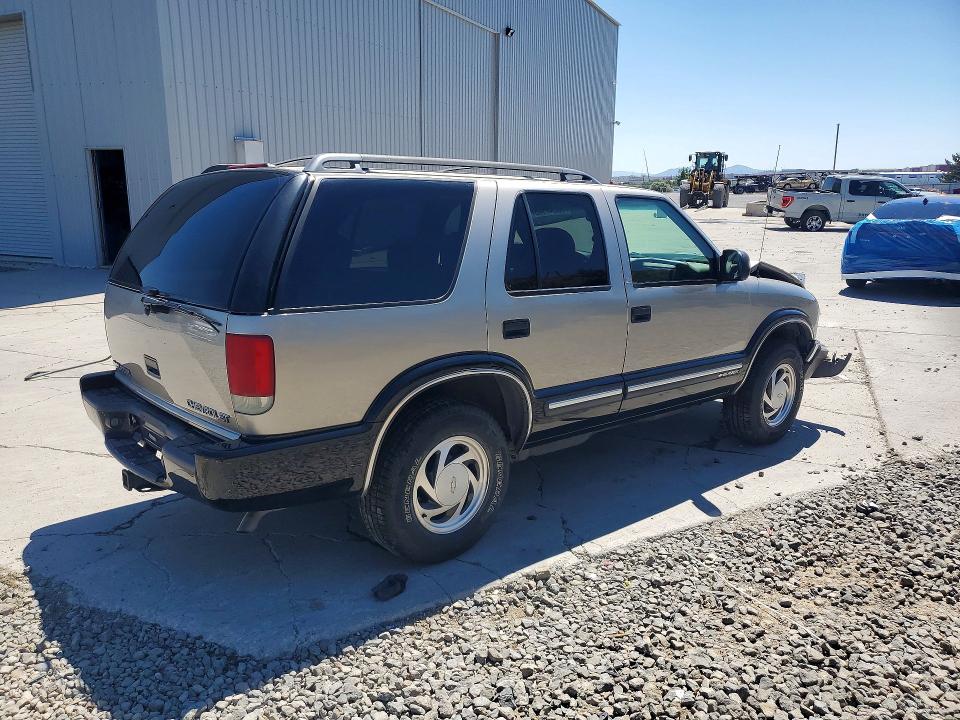 2000 Chevrolet Blazer მანქანა იყიდება აუქციონზე, vin: 1GNDT13W6Y2263115, აუქციონის ნომერი: 58247166