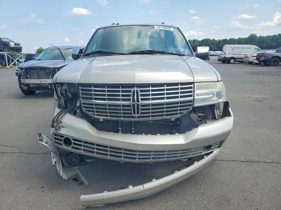 56190636 :رقم المزاد ، 5LMFU28527LJ05697 vin ، 2007 Lincoln Navigator مزاد بيع