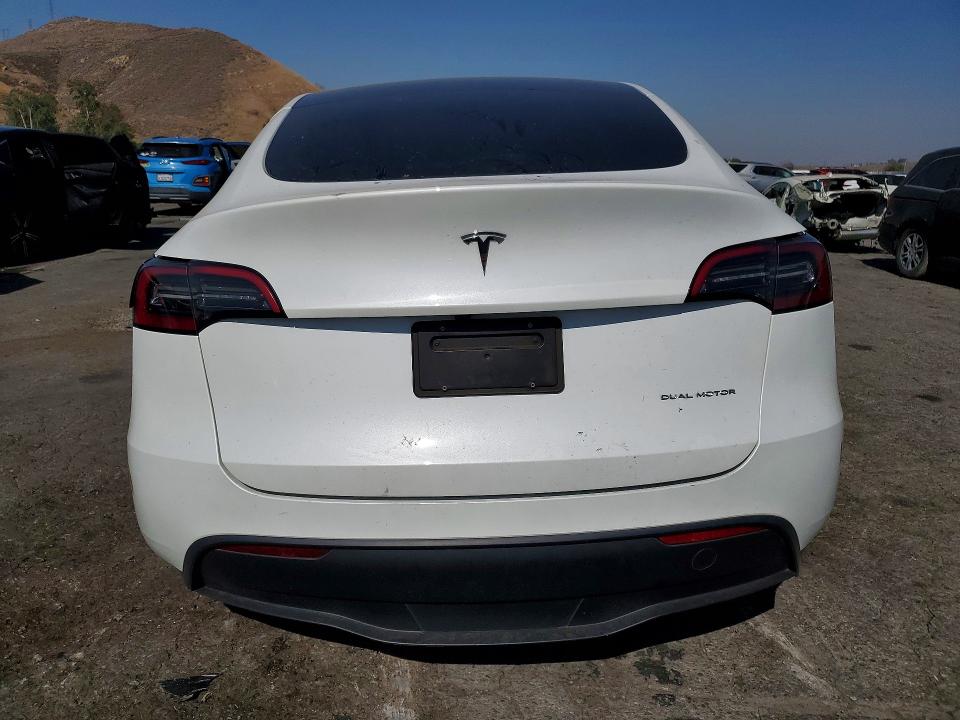 2024 Tesla Model Y მანქანა იყიდება აუქციონზე, vin: 7SAYGAEE4RF048305, აუქციონის ნომერი: 58650216