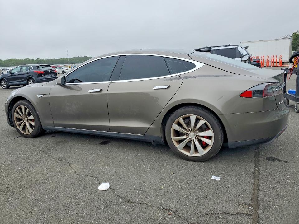 Продажа на аукционе авто 2015 Tesla Model S, vin: 5YJSA1H47FF097176, номер лота: 58096536