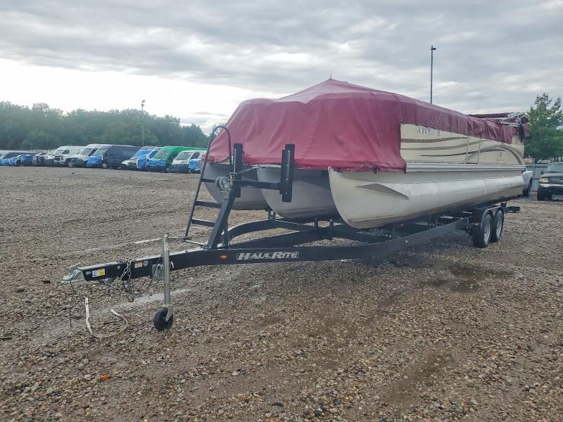 Продажа на аукционе авто 2001 Bennington Marine Boat W/trl, vin: ETW10706L001, номер лота: 57015436