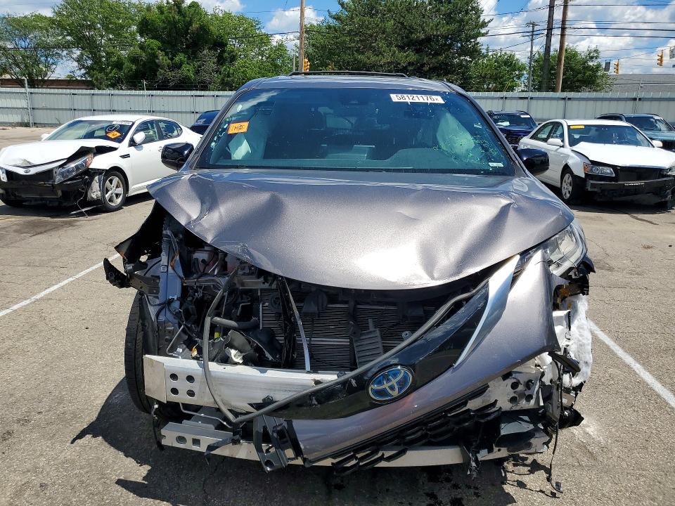 2022 Toyota Sienna მანქანა იყიდება აუქციონზე, vin: 5TDDRKEC3NS117307, აუქციონის ნომერი: 58121176