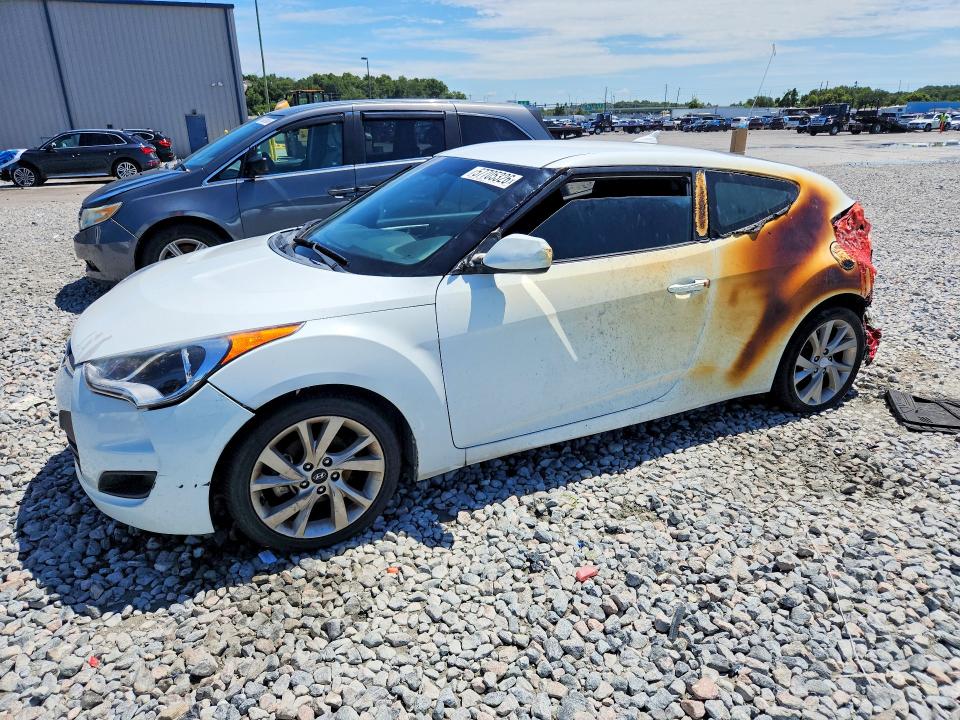 Auction sale of the 2016 Hyundai Veloster, vin: KMHTC6AD1GU269678, lot number: 57705326
