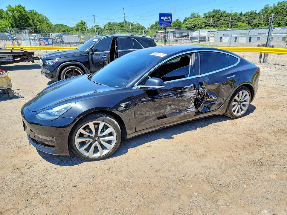 55976376 :رقم المزاد ، 5YJ3E1EB2JF090589 vin ، 2018 Tesla Model 3 مزاد بيع