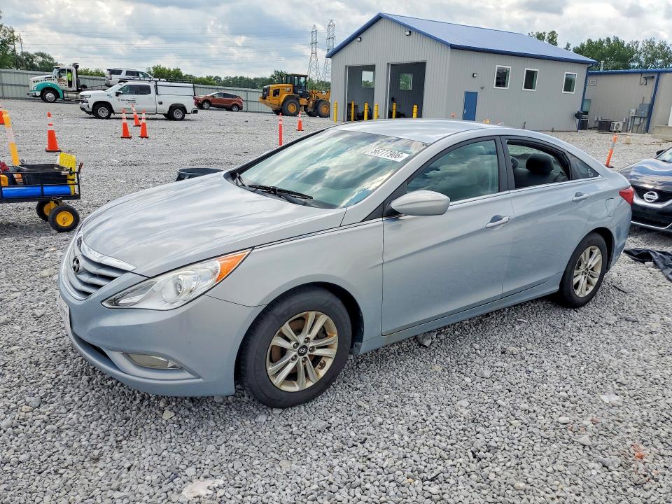 56777906 :رقم المزاد ، 5NPEB4AC1DH768529 vin ، 2013 Hyundai Sonata مزاد بيع