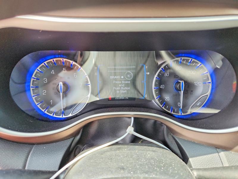 58994156 :رقم المزاد ، 2C4RC1DG7HR703592 vin ، 2017 Chrysler Pacifica مزاد بيع