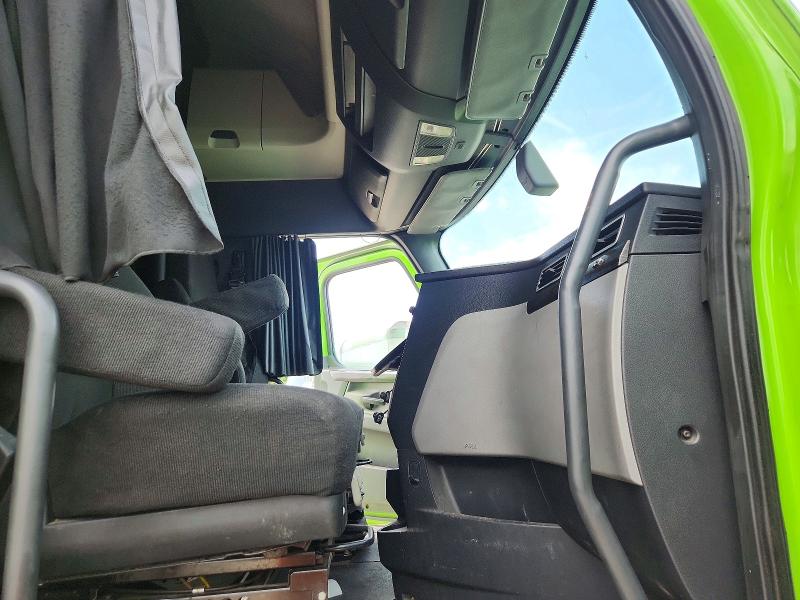 Продаж на аукціоні авто 2018 Freightliner Cascadia 126, vin: 3AKJHHDRXJSJL1051, номер лоту: 58594086