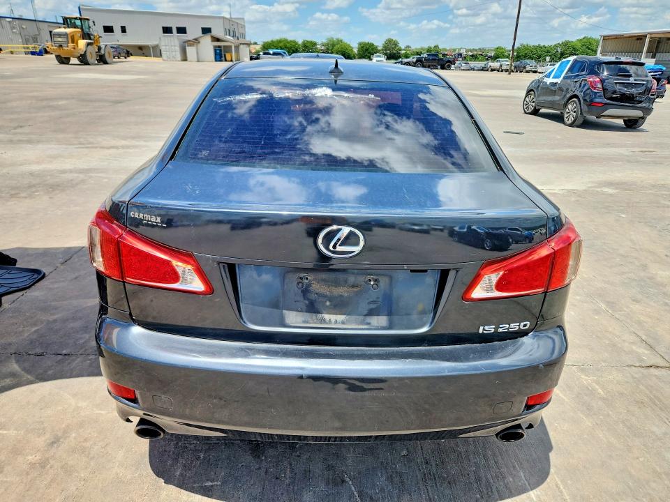 56851436 :رقم المزاد ، JTHBF5C28B2101231 vin ، 2011 Lexus Is مزاد بيع