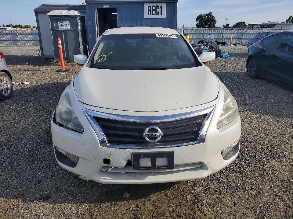 55567006 :رقم المزاد ، 1N4AL3AP6FC135005 vin ، 2015 Nissan Altima مزاد بيع