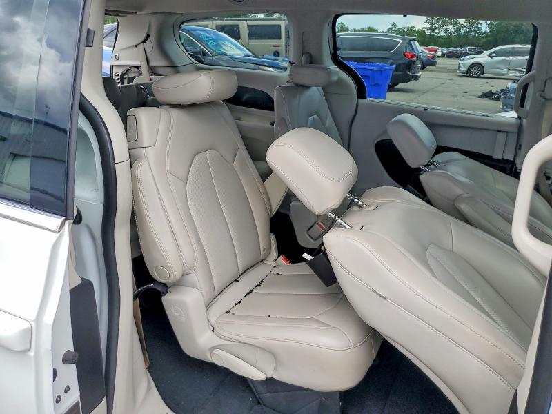 57577006 :رقم المزاد ، 2C4RC1DG1MR515340 vin ، 2021 Chrysler Voyager مزاد بيع