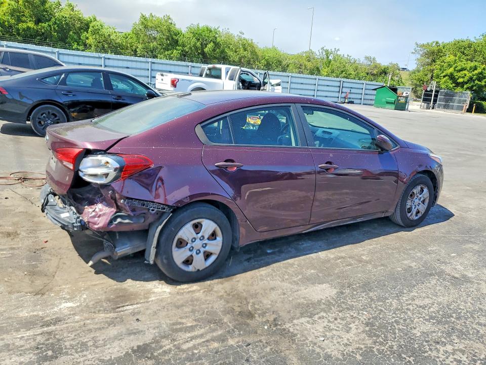 57034816 :رقم المزاد ، 3KPFK4A78JE167836 vin ، 2018 Kia Forte مزاد بيع