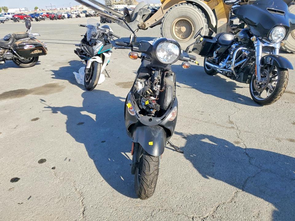 56136816 :رقم المزاد ، RFVPAC908T1006942 vin ، 2026 Genuine Scooter Co. Buddy مزاد بيع