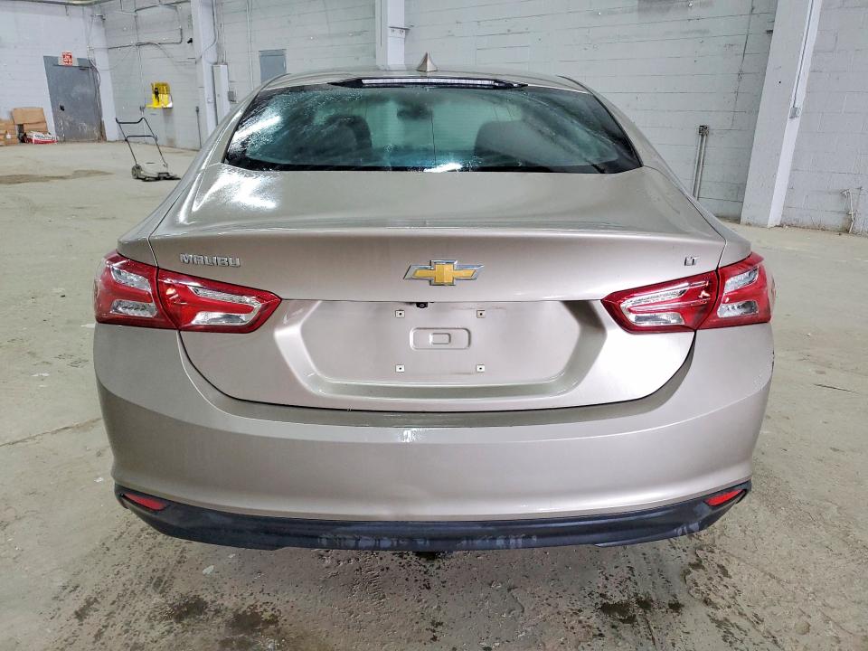 57024396 :رقم المزاد ، 1G1ZD5STXNF173652 vin ، 2022 Chevrolet Malibu مزاد بيع