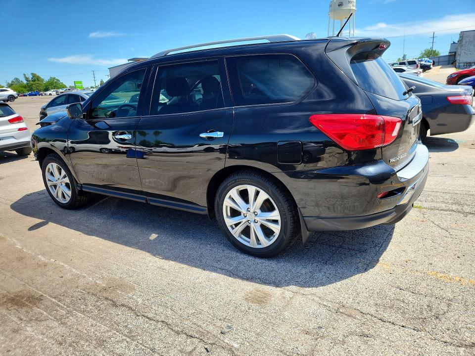 58546806 :رقم المزاد ، 5N1DR2MN8JC665748 vin ، 2018 Nissan Pathfinder مزاد بيع