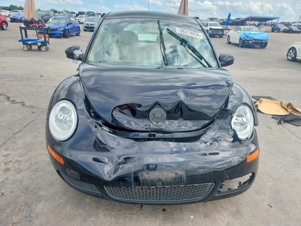 56314056 :رقم المزاد ، 3VWPW31CX9M506997 vin ، 2009 Volkswagen New Beetle مزاد بيع