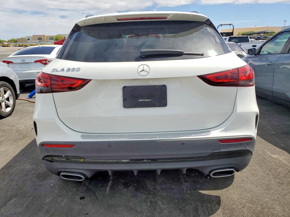 56644556 :رقم المزاد ، W1N4N4GB0MJ251580 vin ، 2021 Mercedes-benz Gla مزاد بيع