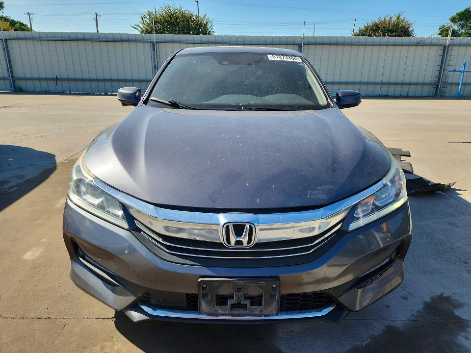 57073306 :رقم المزاد ، 1HGCR2F9XHA168109 vin ، 2017 Honda Accord مزاد بيع