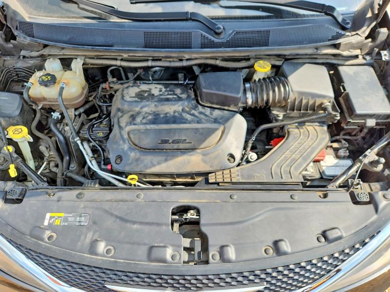 58823076 :رقم المزاد ، 2C4RC1DG5MR549961 vin ، 2021 Chrysler Voyager مزاد بيع